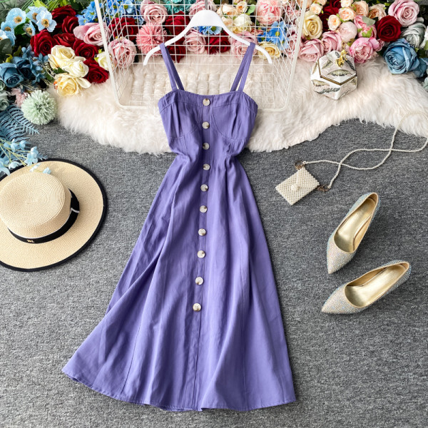 Актуална дамска рокля със средна дължина и копчета