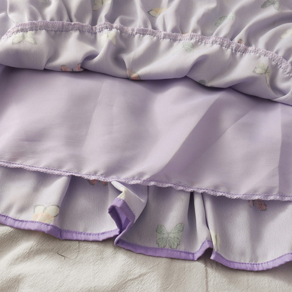 Лилава дамска рокля с принт-пеперуди