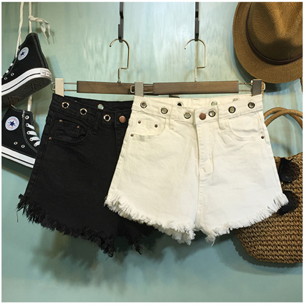 Ежедневни дамски къси панталони с метален елемент 