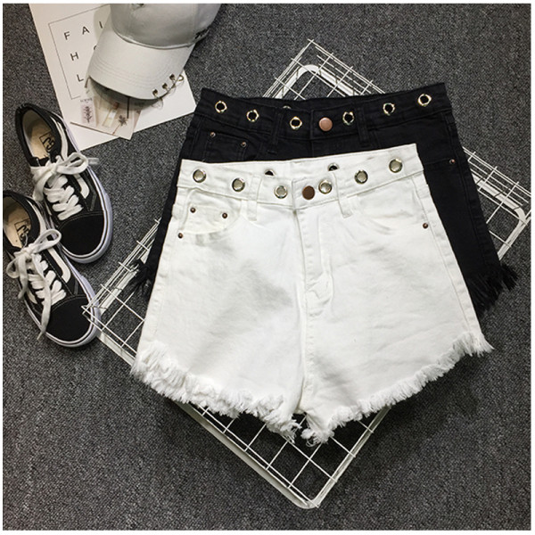 Ежедневни дамски къси панталони с метален елемент 