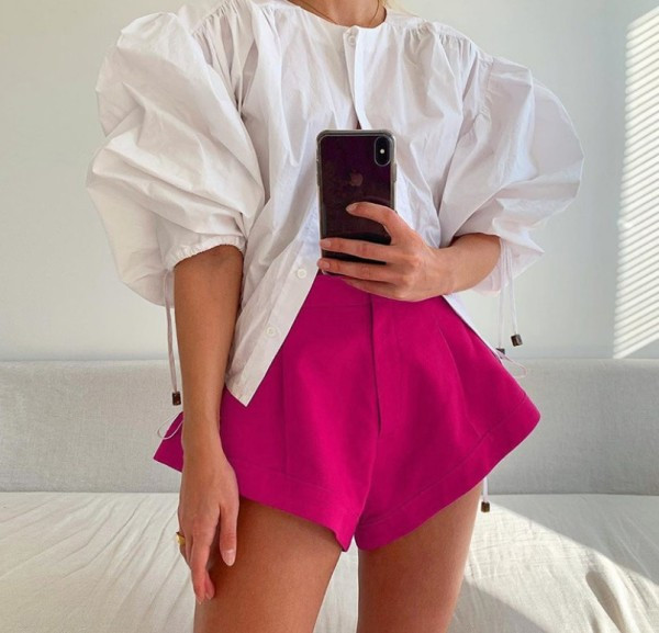 Широк модел къси панталони с висока талия