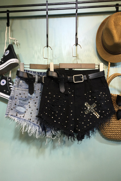 Дамски къси  панталони с висока талия и метални нитове 