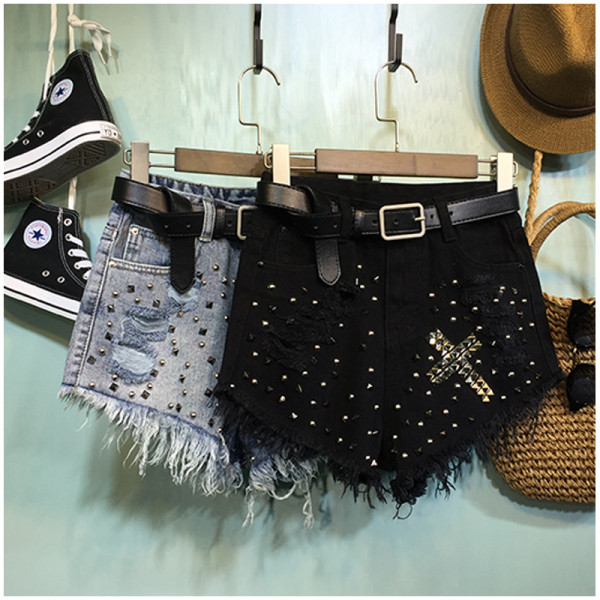 Дамски къси  панталони с висока талия и метални нитове 