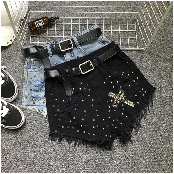 Дамски къси  панталони с висока талия и метални нитове 