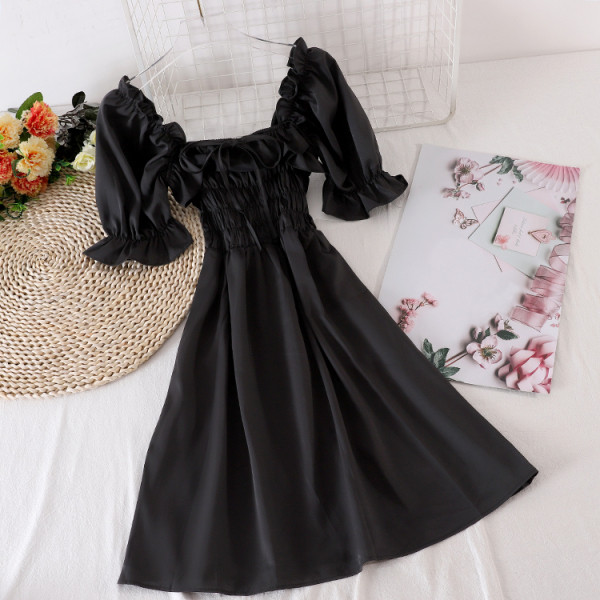 Ежедневна дамска рокля с квадратно деколте 