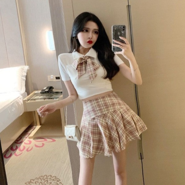 Дамски комплект от карирана пола с висока талия и блуза с панделка 