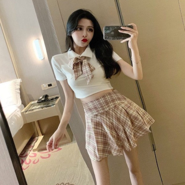 Дамски комплект от карирана пола с висока талия и блуза с панделка 