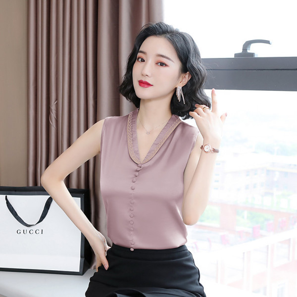 Стилен дамски потник с копчета и V-образно деколте