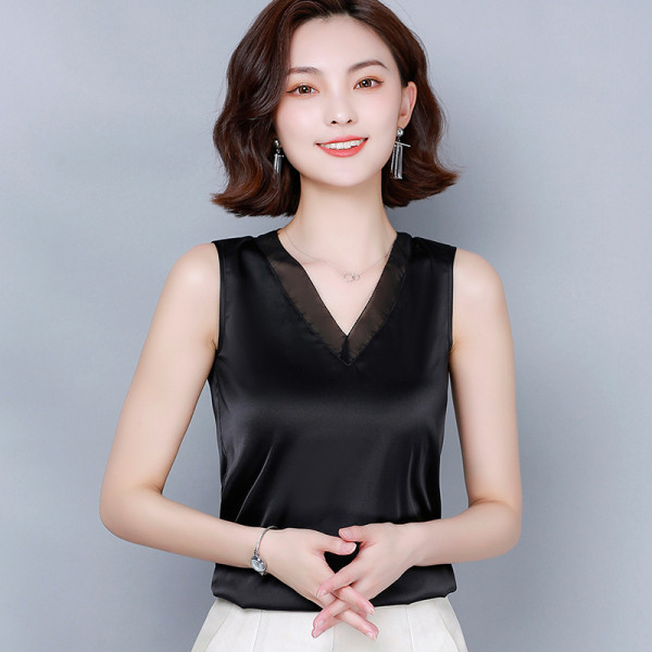 Сатенен дамски потник с V-образно деколте