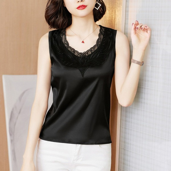 Модерен дамски потник от сатен с дантела 