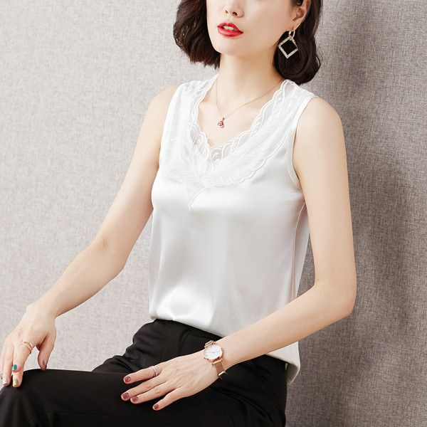 Модерен дамски потник от сатен с дантела 