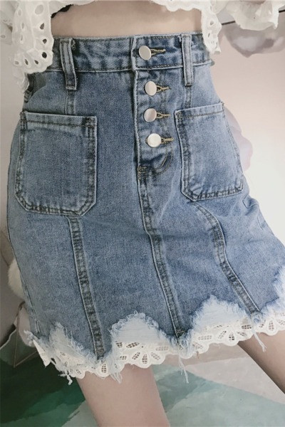 Къса дамска дънкова пола с висока талия и дантела 