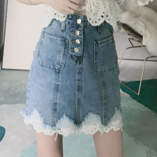 Къса дамска дънкова пола с висока талия и дантела 