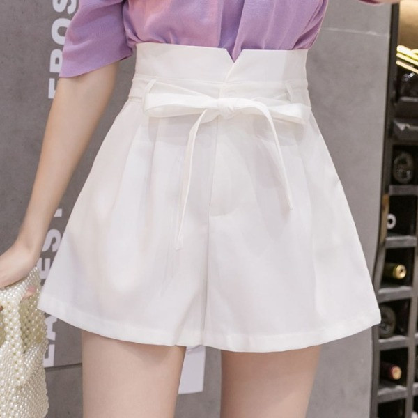 Къси дамски панталони с висока талия и колан - изчистен модел