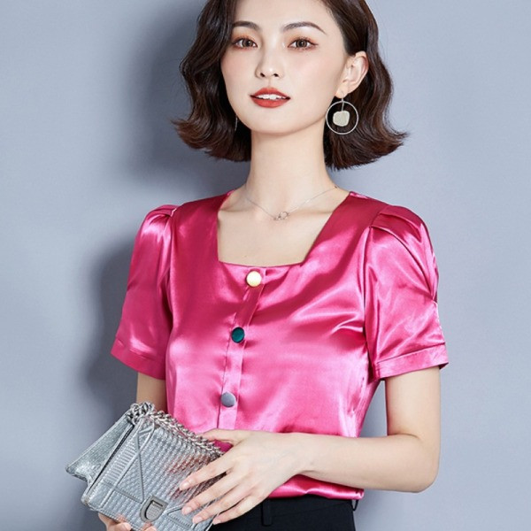 Стилна дамска риза с квадратно деколте и къс ръкав