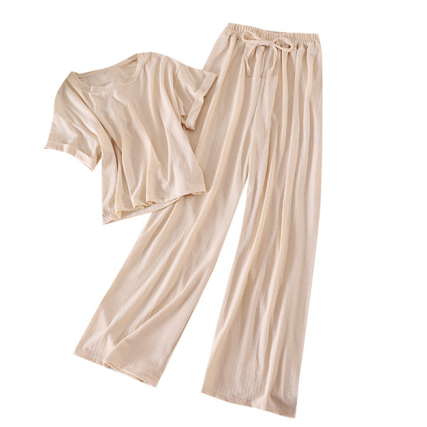 Ежедневен дамски комплект от две части - къса тениска и широк панталон