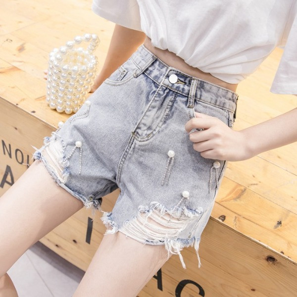 Blugi scurti de dama cu motive rupte si perle