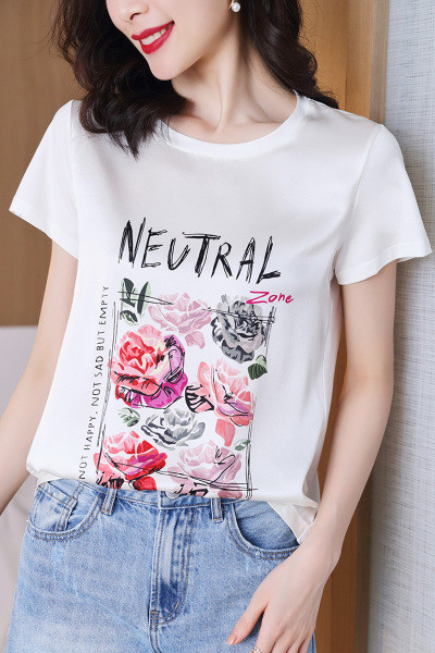 Naiste satiinist t-särk ümara kaelusega ja lühikeste varrukatega