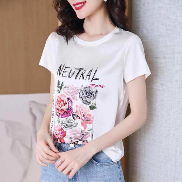 Naiste satiinist t-särk ümara kaelusega ja lühikeste varrukatega