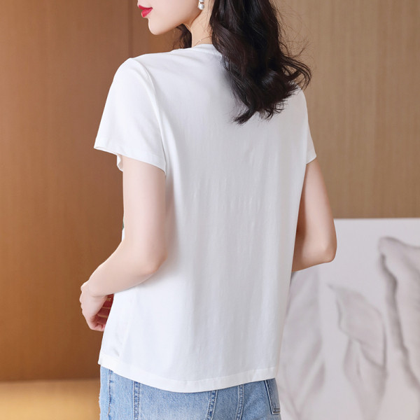 Naiste satiinist t-särk ümara kaelusega ja lühikeste varrukatega