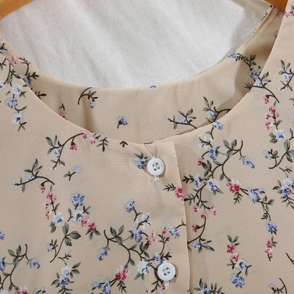 Maieu de damă cu bretele largi, nasturi și model floral