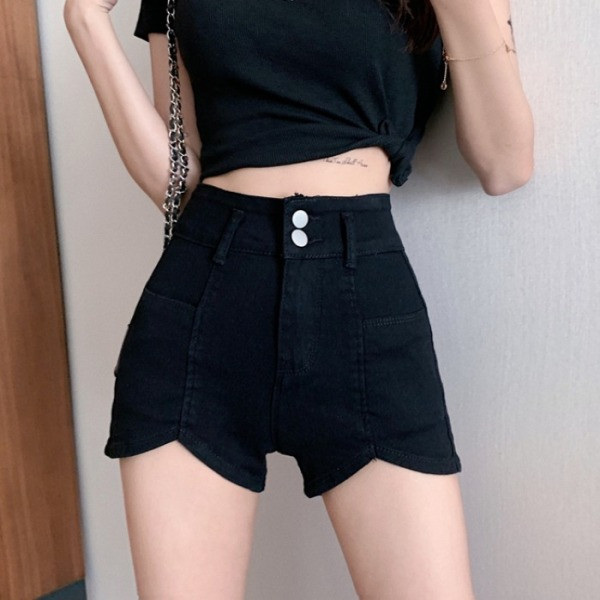 Liibuvad lühikesed kõrge vöökohaga teksad