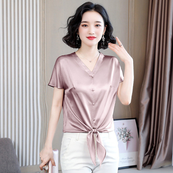 Cămașă de damă actuală cu mâneci scurte și decolteu spitz