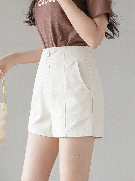 Pantaloni scurți de damă cu talie înaltă linie A
