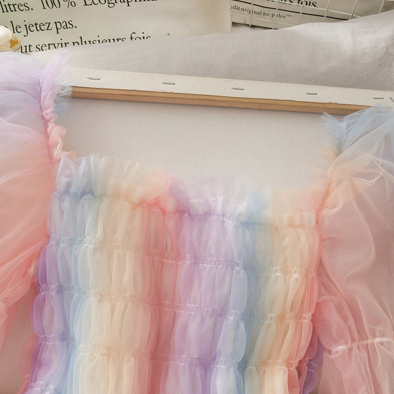 Mitmevärviline allakäivate varrukatega naiste tüllpluus