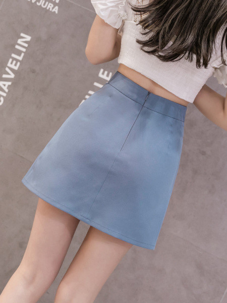 Stilīgi sieviešu īsi A līnijas svārki ar pogām