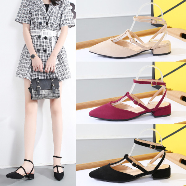 Jauns sieviešu sandaļu modelis ar biezu papēdi un sprādzi