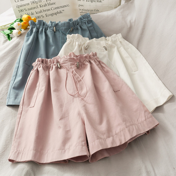 Sieviešu šorti ar elastīgu jostasvietu