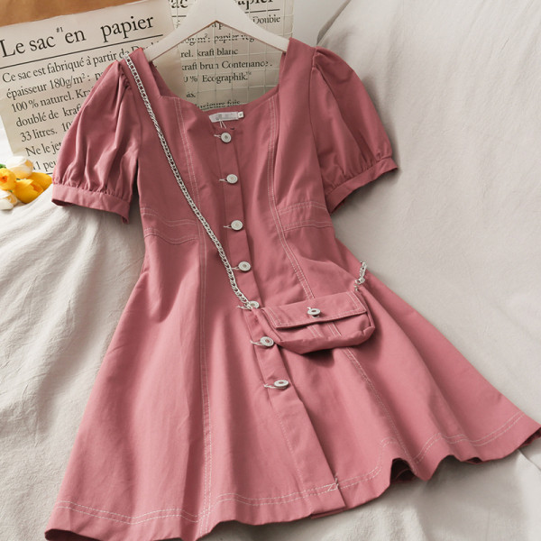 Ikdienas sieviešu kleita ar īsām piedurknēm un somu