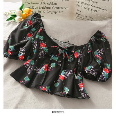 Floral γυναικεία μπλούζα με λαιμόκοψη και μανίκια