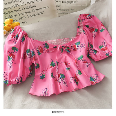 Floral γυναικεία μπλούζα με λαιμόκοψη και μανίκια