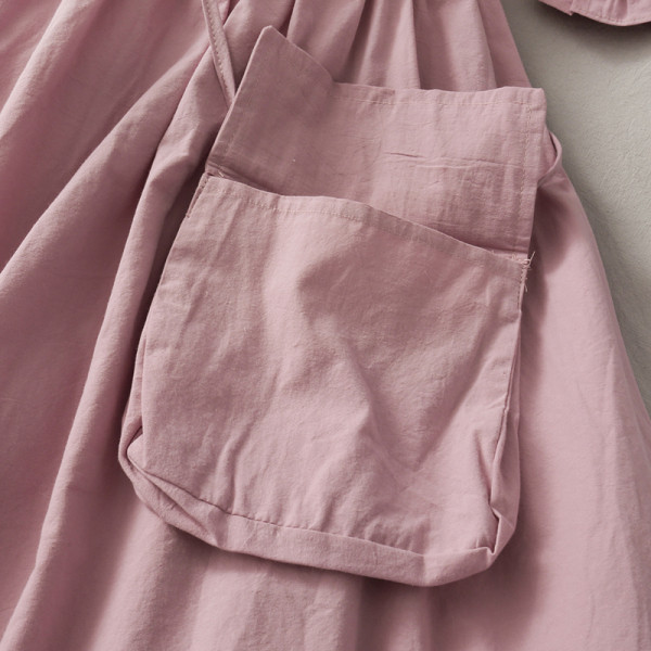 Naiste kleit allakäivate varrukate ja kotiga