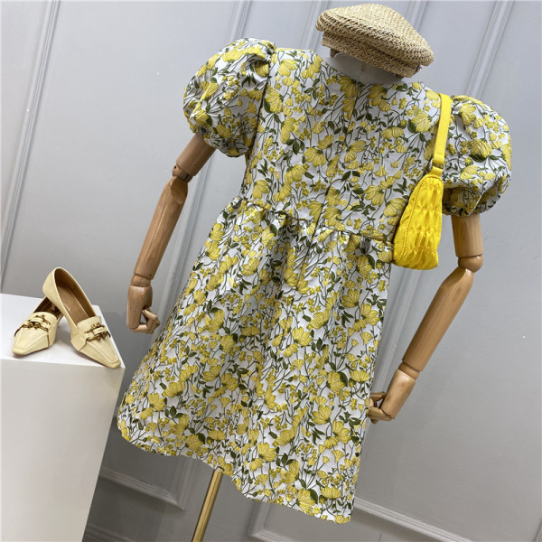 Актуална дамска рокля с къс ръкав и флорален десен