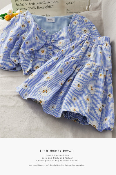 Set modern de fusta si bluza de dama cu model floral