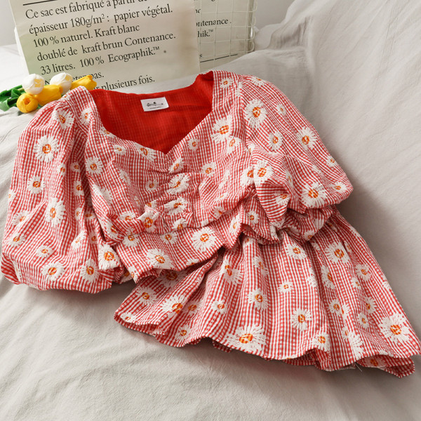 Set modern de fusta si bluza de dama cu model floral