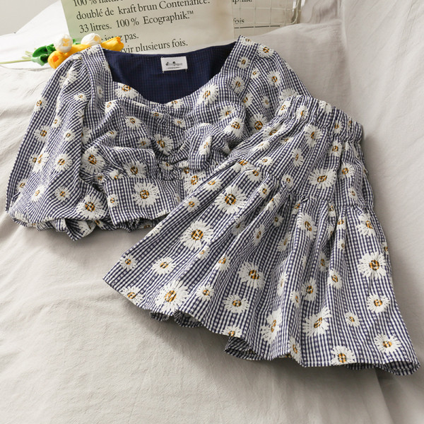 Set modern de fusta si bluza de dama cu model floral