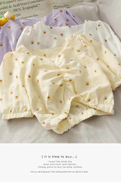 Sieviešu blūze ar 3/4 piedurknēm un špica kakla izgriezumu