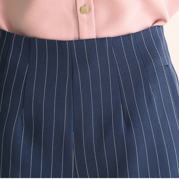 Раирани  дамски къси панталони с висока талия 