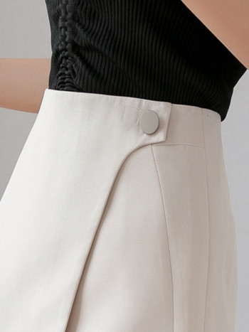 Μοντέρνα γυναικεία φούστα-παντελόνι με πλαϊνό κούμπομα