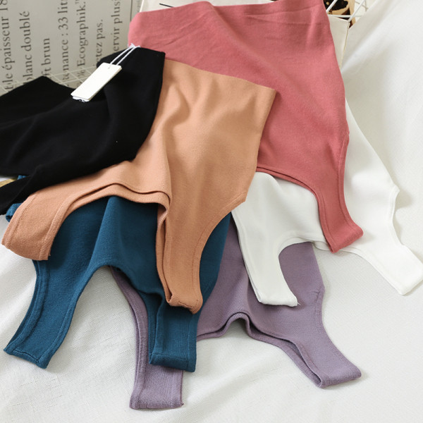 Maieu casual de dama realizat din tricotat subtire cu bretele late