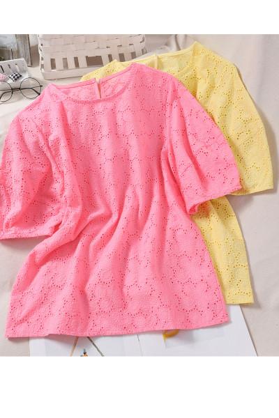 Bluză de damă elegantă cu mâneci scurte și motive florale