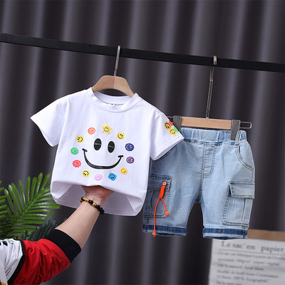 Модерен детски комплект за момчета от две части-тениска и дънки