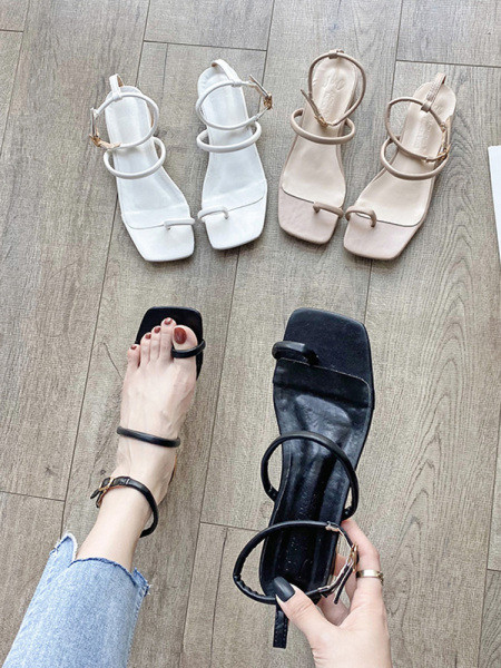 Stiilsed peenikeste rihmadega naiste sandaalid