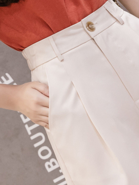 Naiste vabaaja lühikeste pükste retromudel