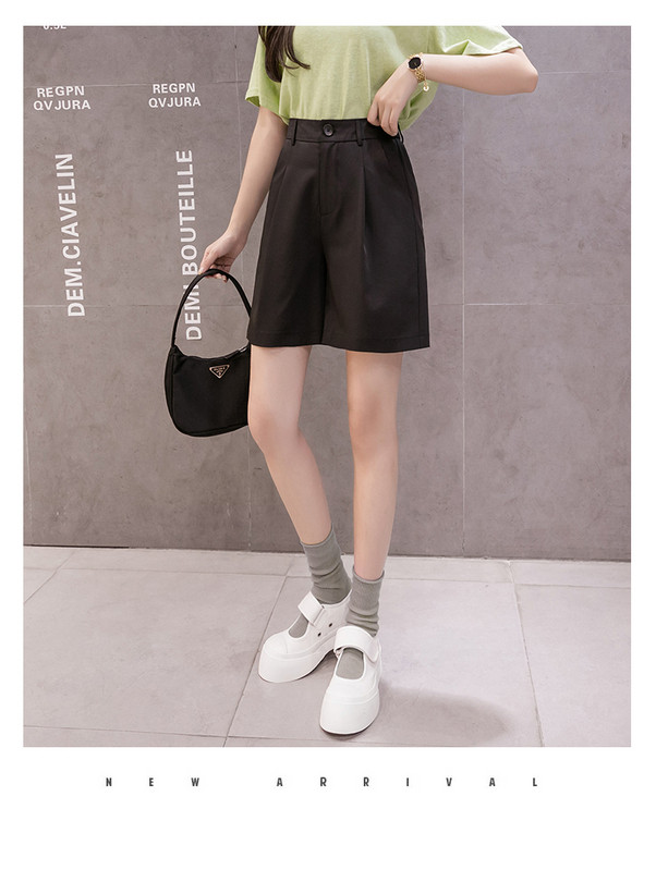 Naiste vabaaja lühikeste pükste retromudel