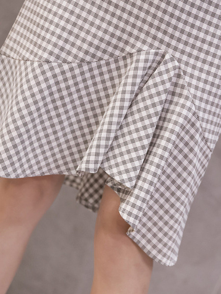 Fusta dama in carouri model asimetric